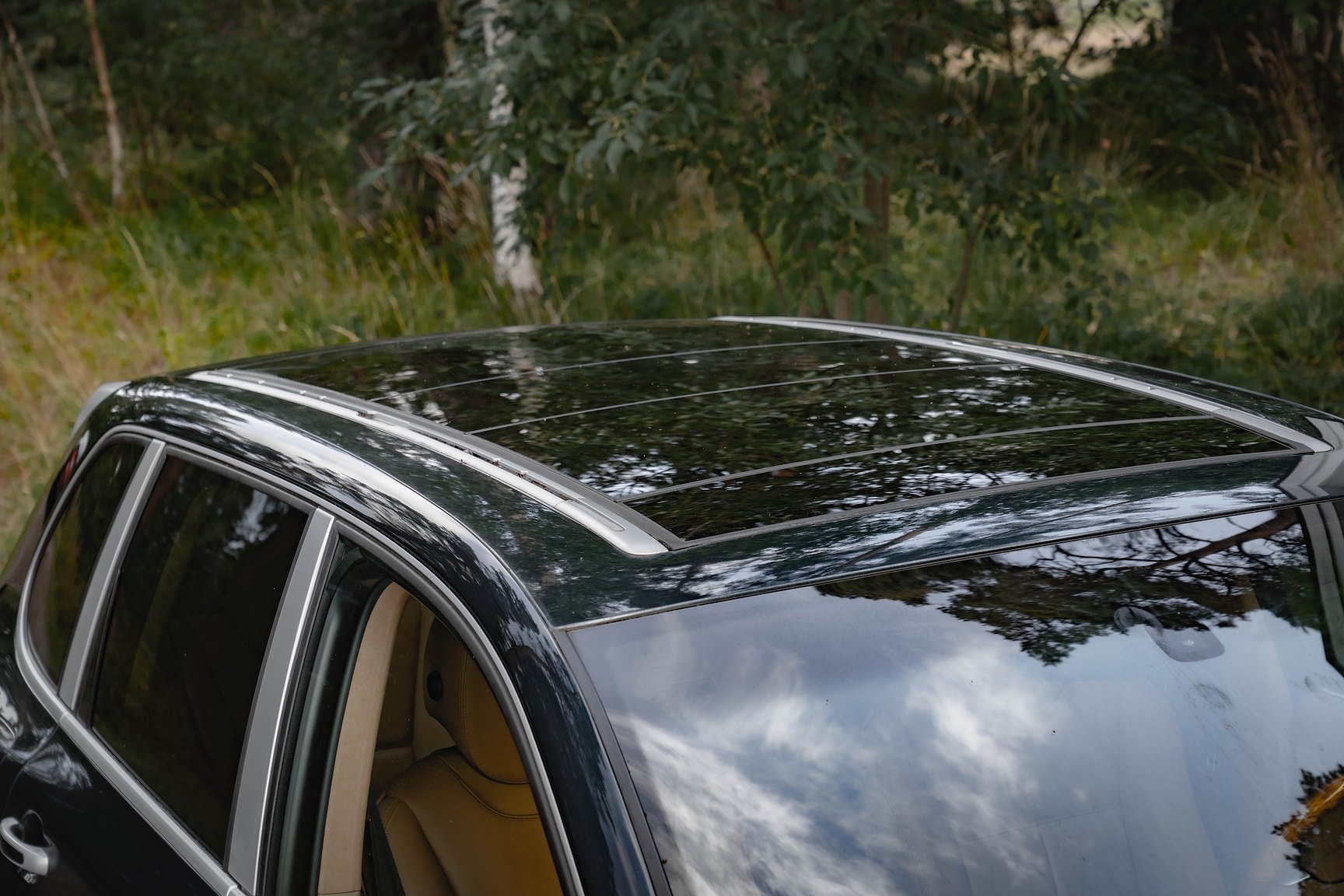 Exterior image of 2005 Porsche Cayenne Turbo WLS