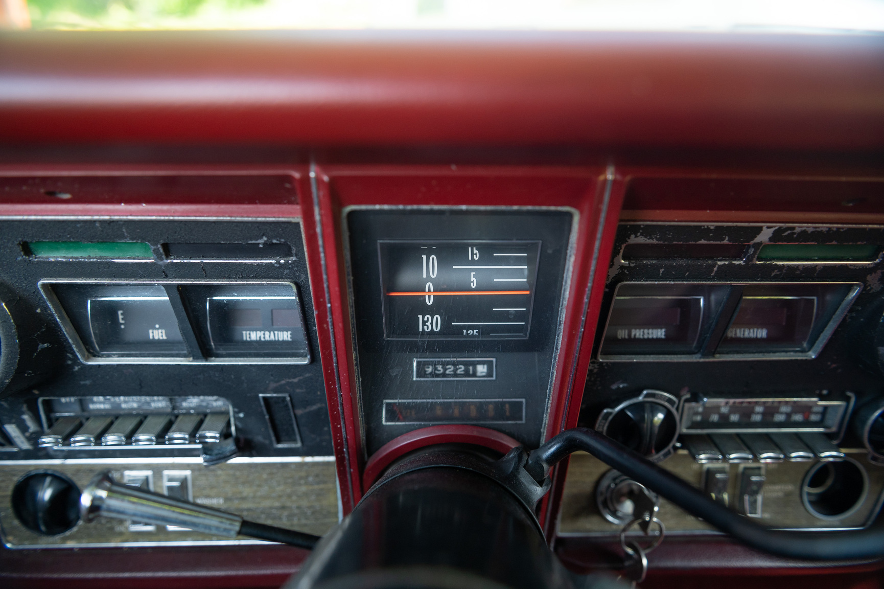 Interior image of 1968 Oldsmobile Toronado (2)