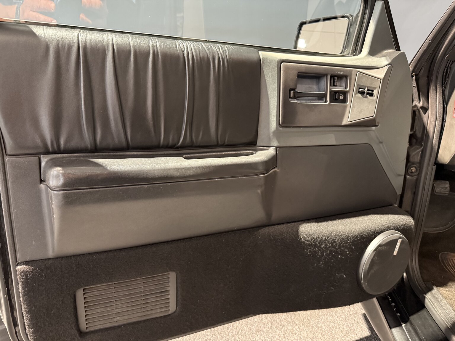 Interior image of 1992 GMC Typhoon 