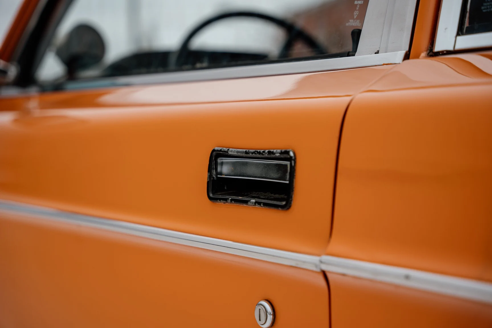 Exteriörbild på 1975 Volvo 242 2-dörrars coupé (45)