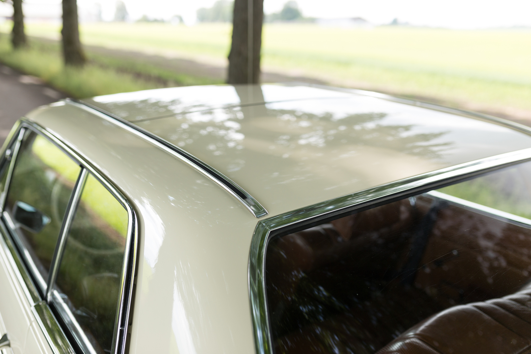Aussenfoto 1971 Mercedes 250 C