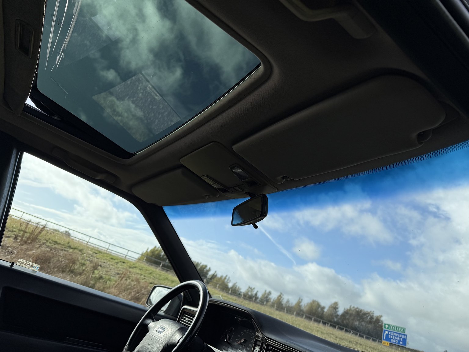 Interior image of 1995 VOLVO 855 T5R T-5R