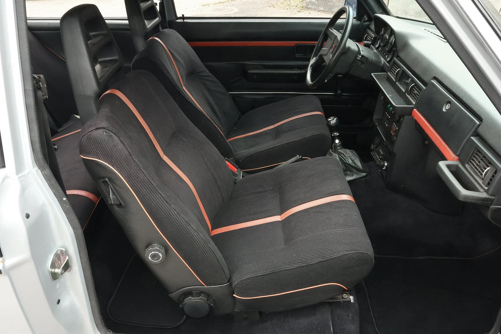 Innenraumfoto von 1978 Volvo 242 GT (9)