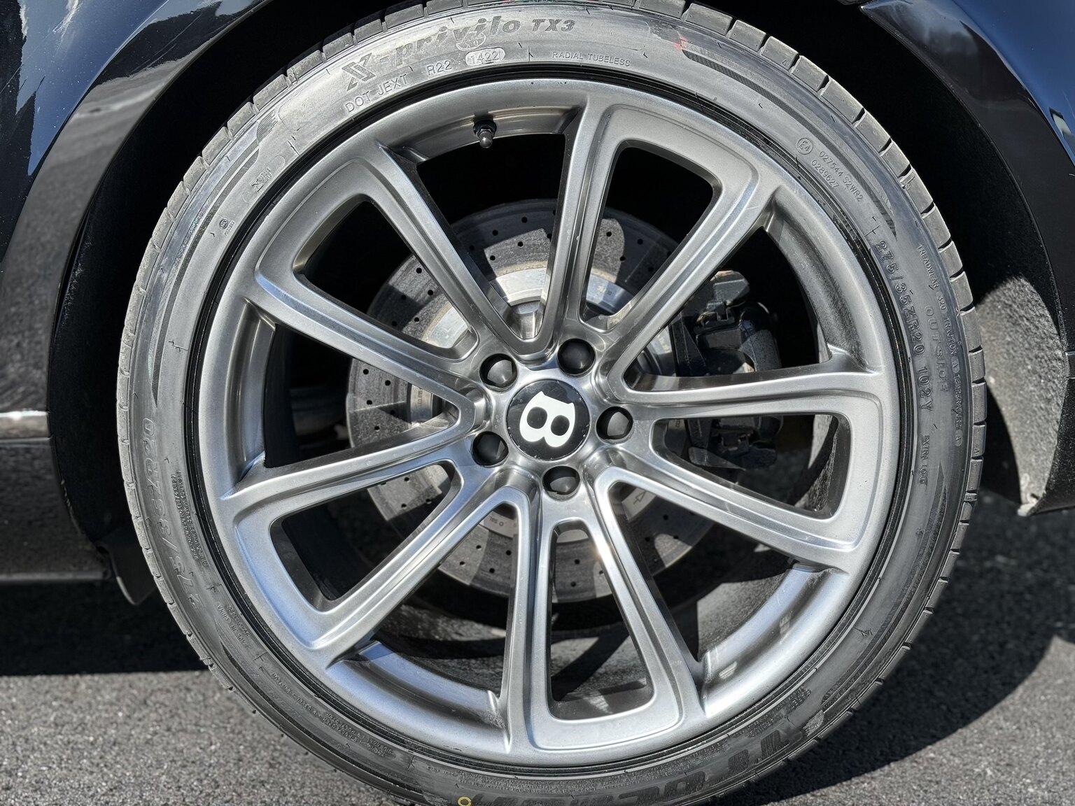 Exteriörbild på 2011 Bentley Continental Supersports