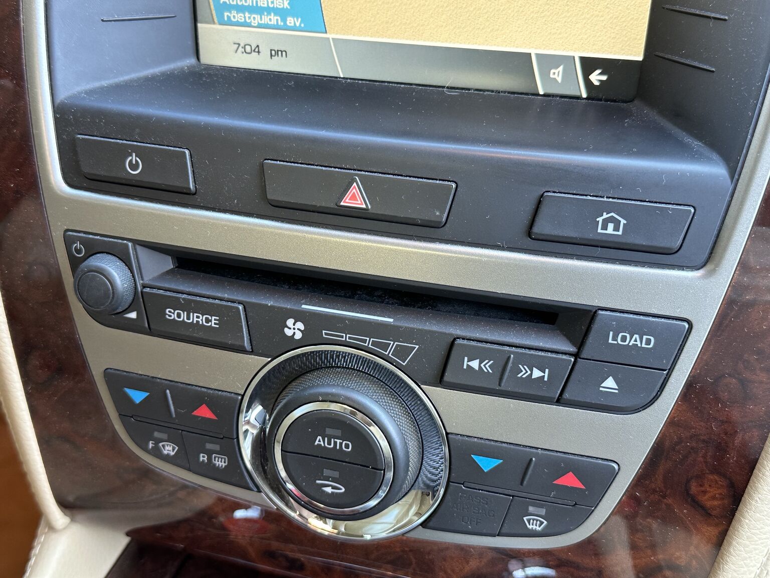 Interior image of 2007 Jaguar XKR (33)