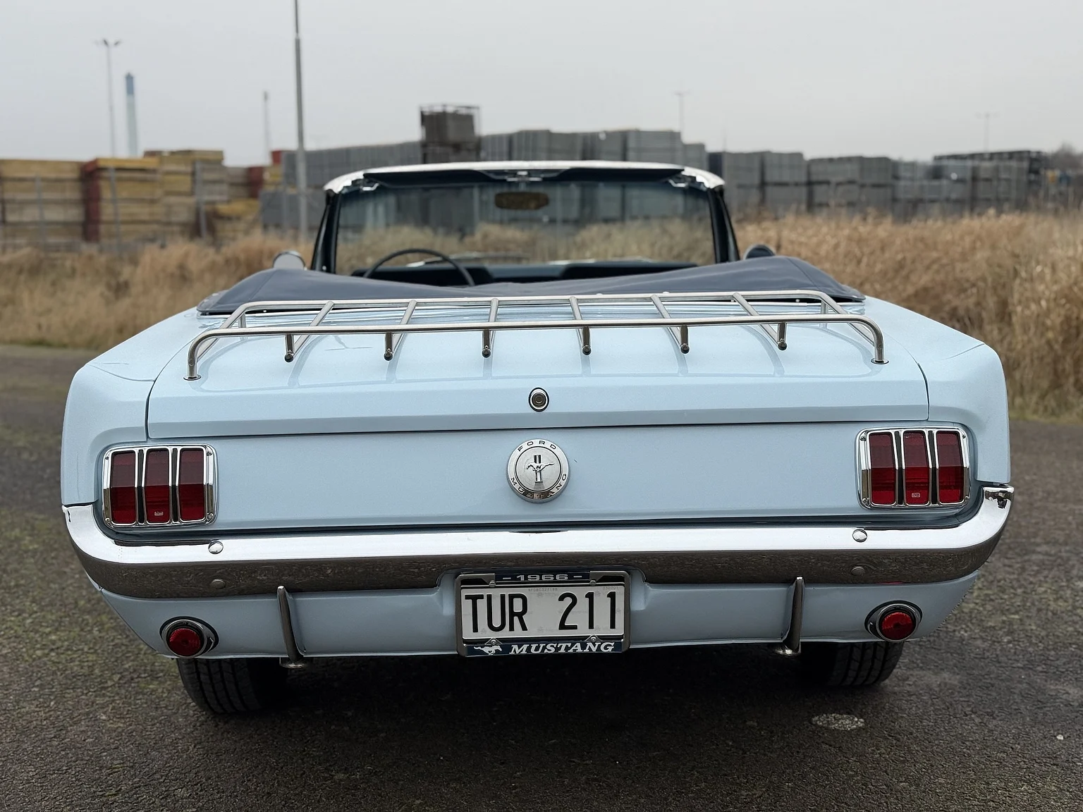 Exteriörbild på 1966 Ford Mustang Convertible 289 V8 (13)