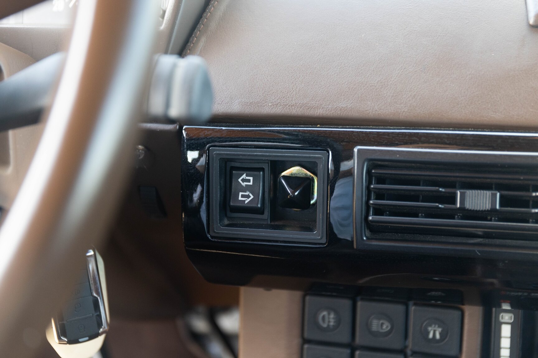 Innenraumfoto von 1991 Range Rover Restomod