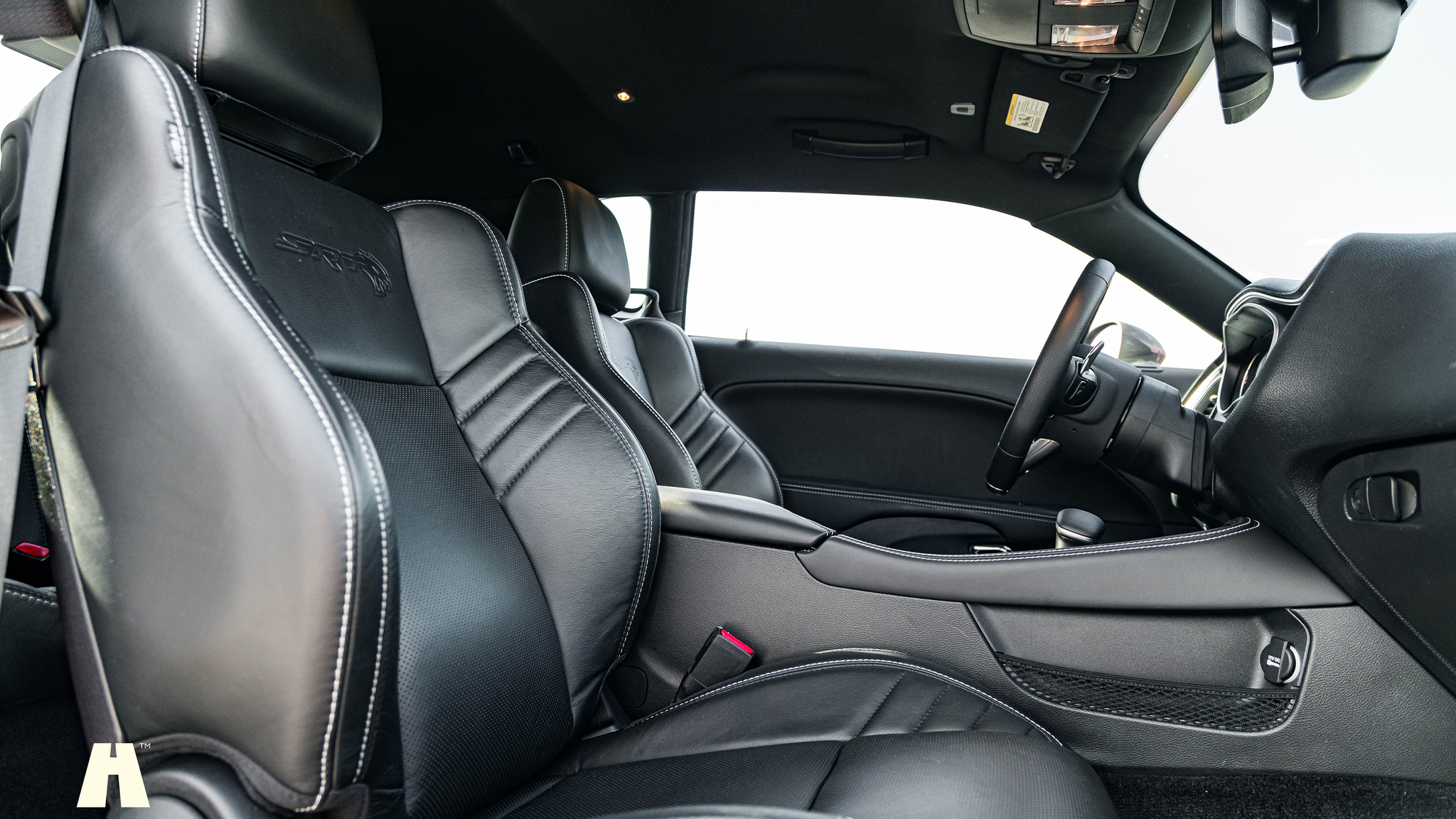 Interiörbild 2018 Dodge Challenger Hellcat