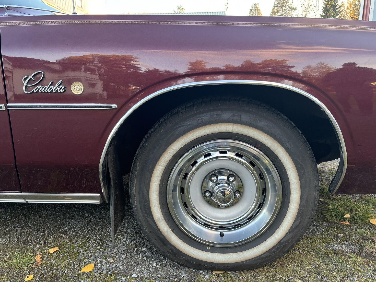 Exteriörbild på 1976 Chrysler Cordoba
