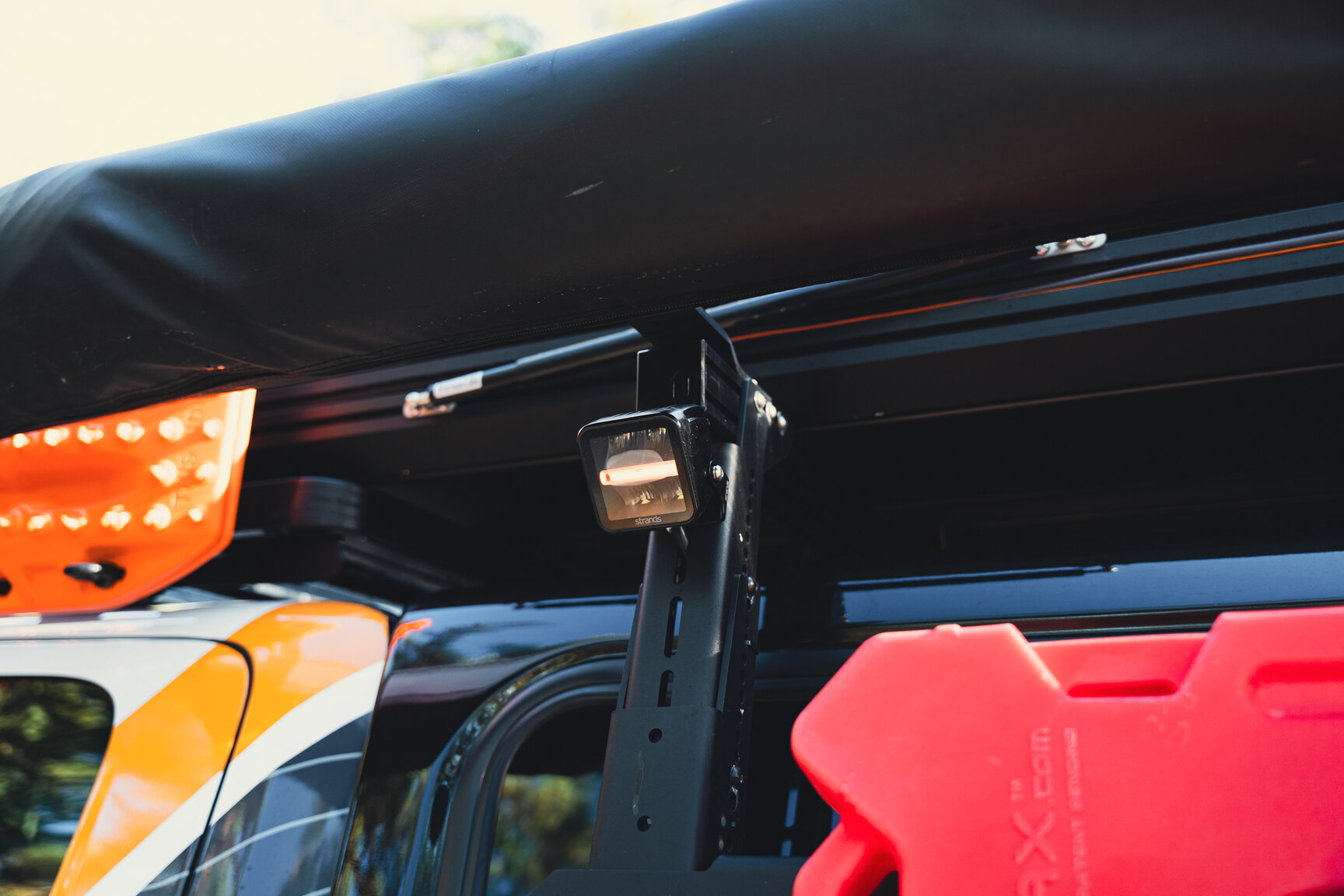 Exteriörbild på 2017 Dodge Ram 1500 AEV (97)