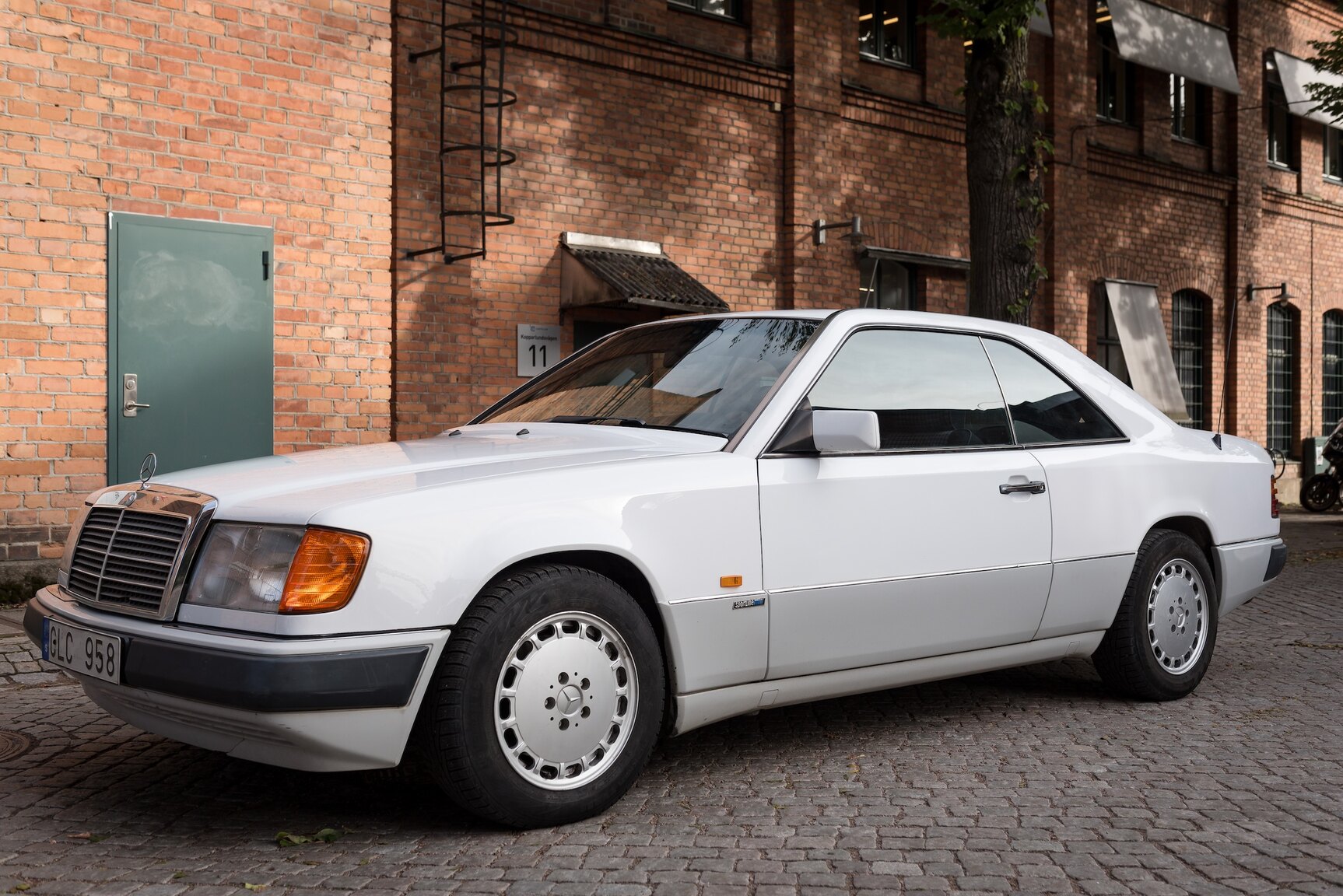 Exterior image of 1992 Mercedes-Benz 300CE-24V 