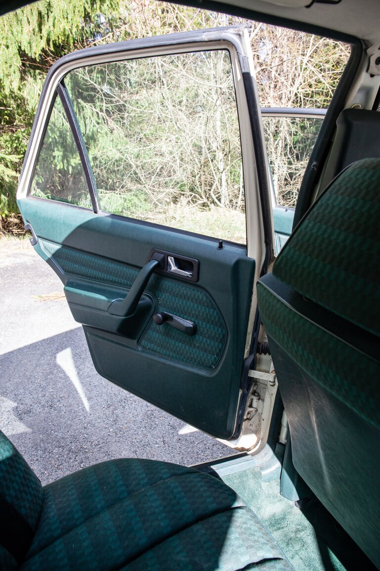 Interiörbild 1993 Mercedes-Benz 190 E 2.0