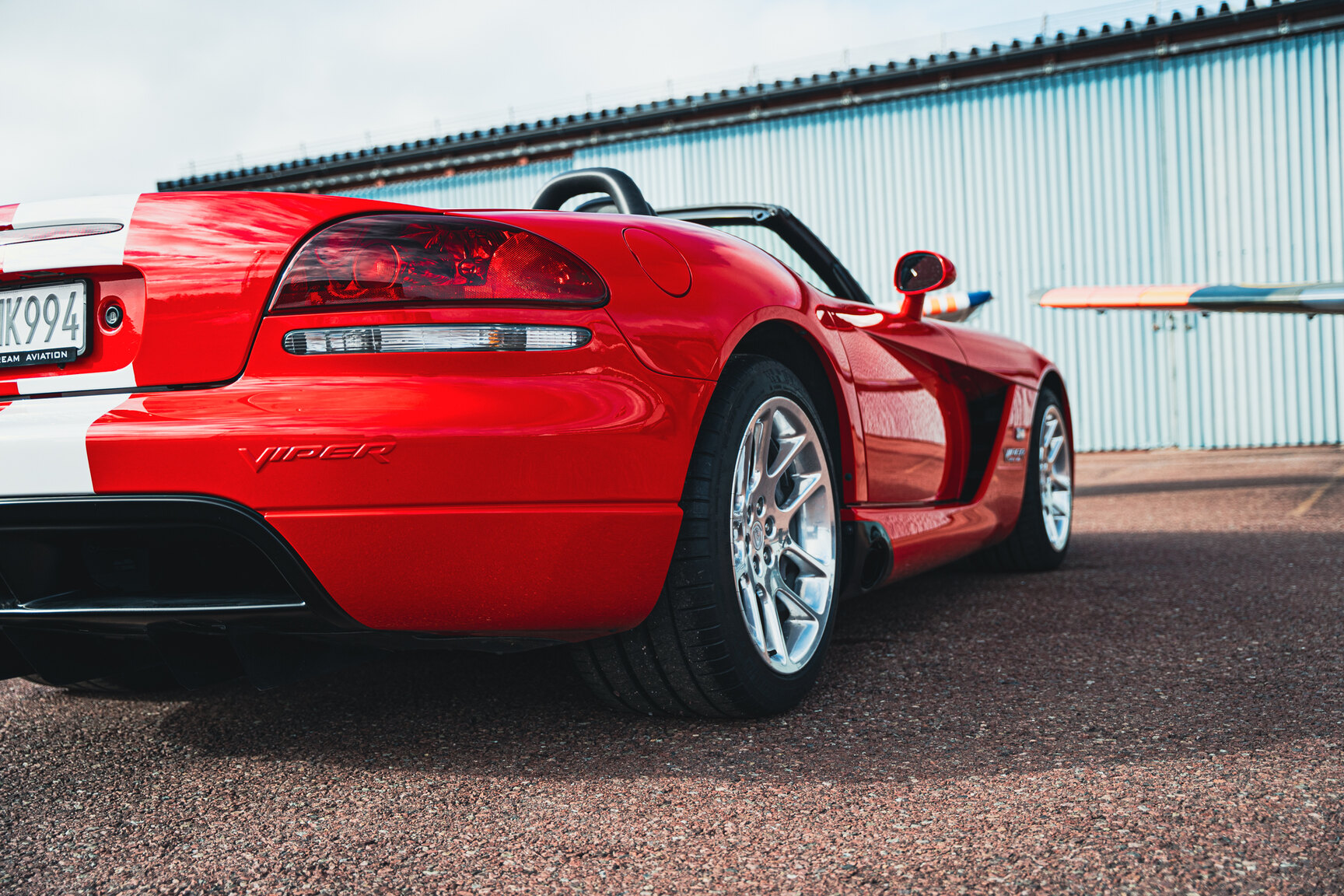 Exteriörbild på 2003 Dodge Viper SRT-10