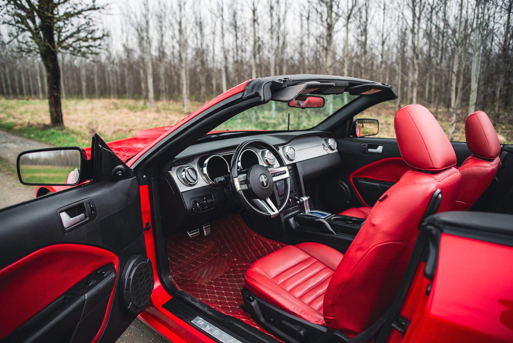 Interior image of 2009 Ford Mustang V8 GT Convertible