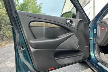 Interior image of 2003 Jaguar S-Type R