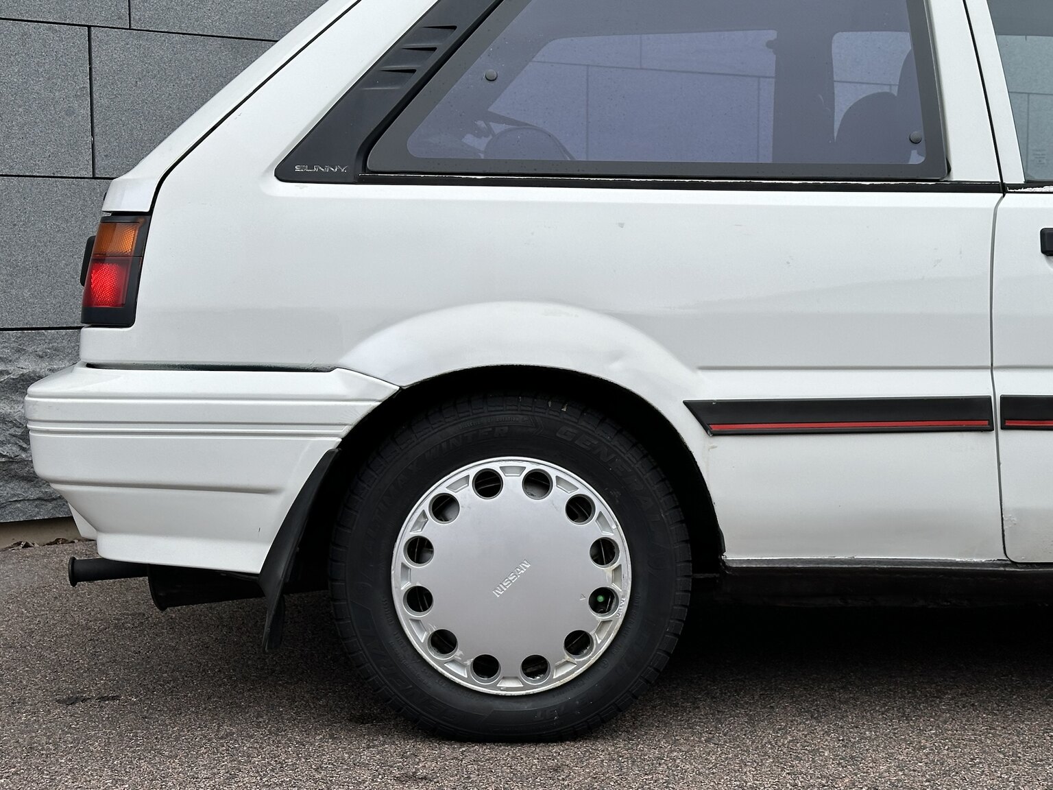 Exterior image of 1988 Nissan Sunny (52)