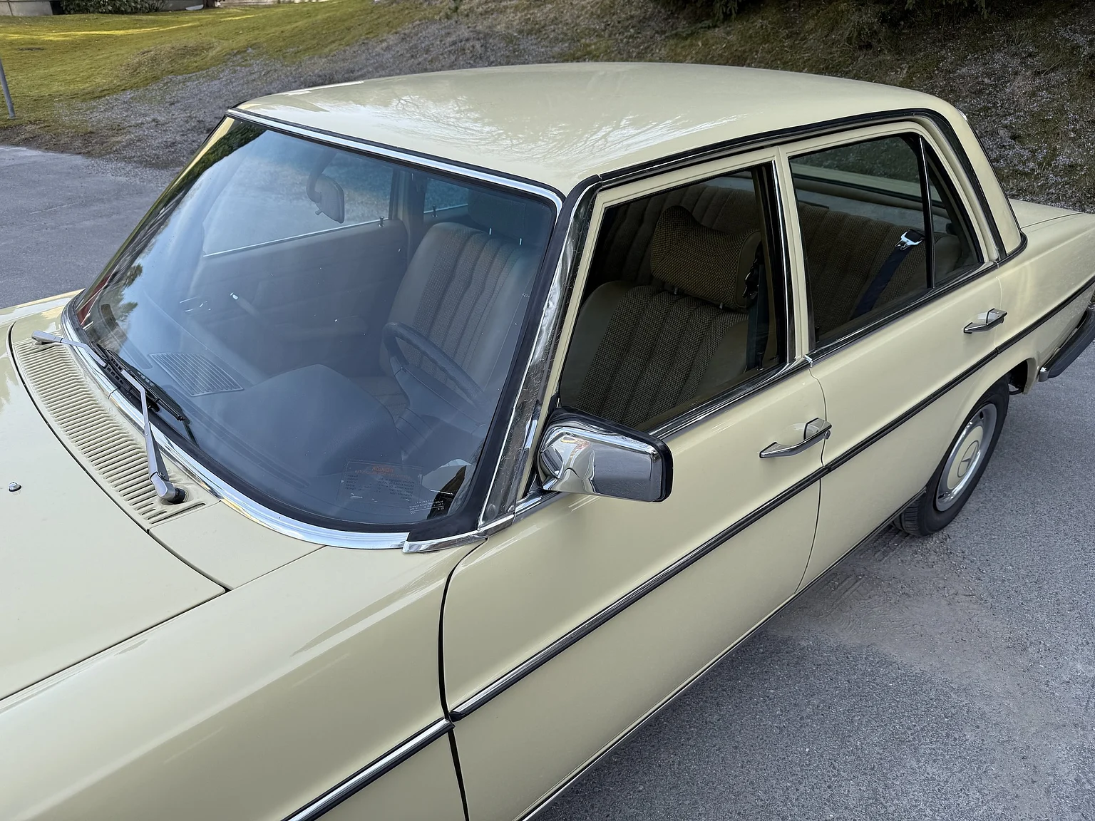 Aussenfoto 1974 Mercedes-Benz 230 Automatic (27)