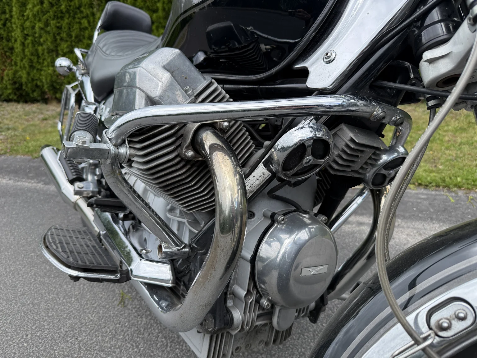 Image of 2001 Moto Guzzi California EV mechanics (1)