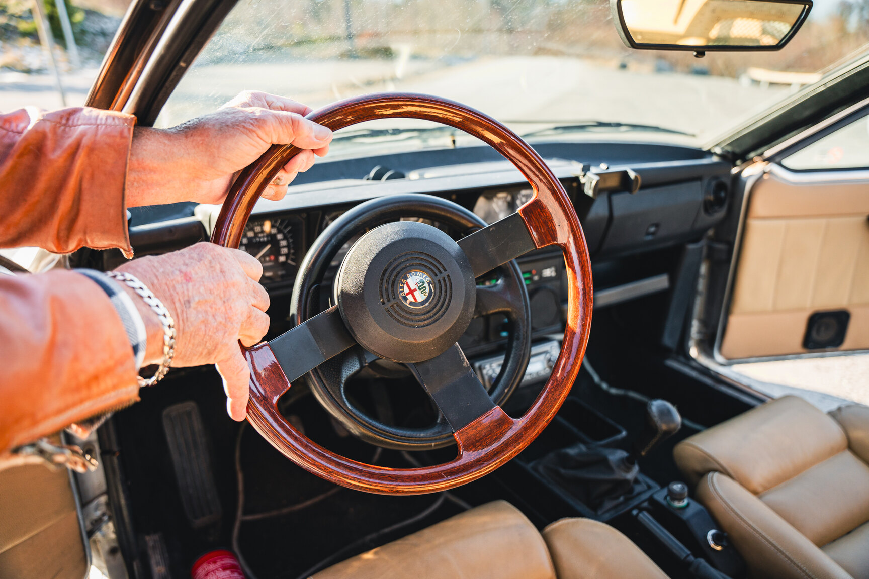 Interior image of 1985 Alfa Romeo GTV 6 2.5 (2)