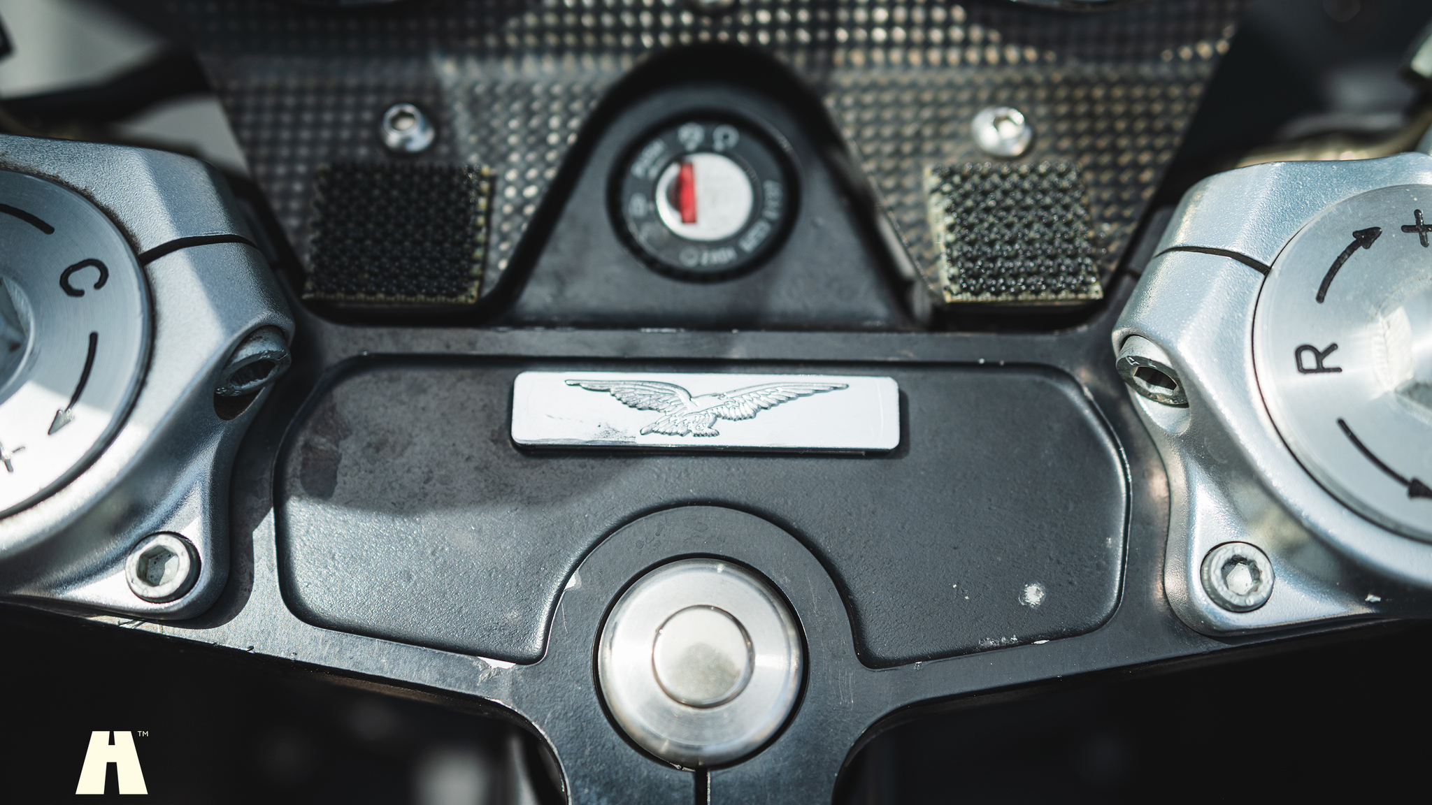 Aussenfoto 2002 Moto Guzzi V11 Le Mans (71)