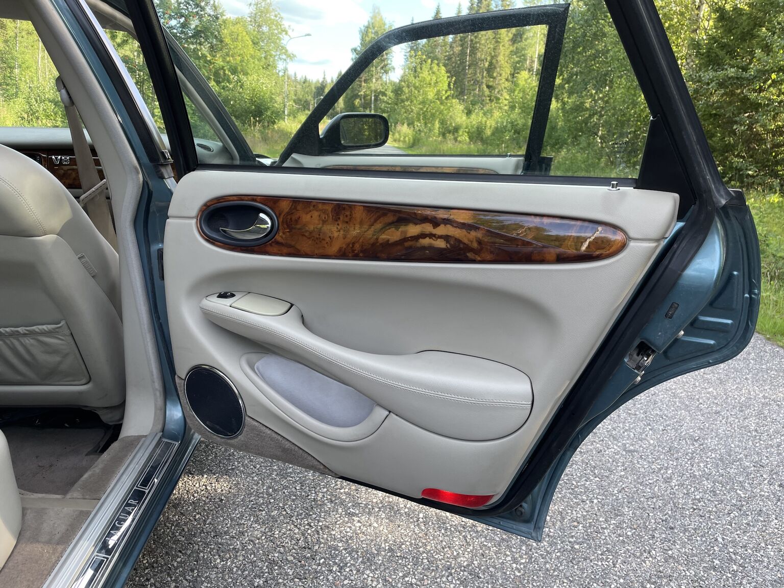 Innenraumfoto von 1998 Jaguar XJ8 Sovereign (43)