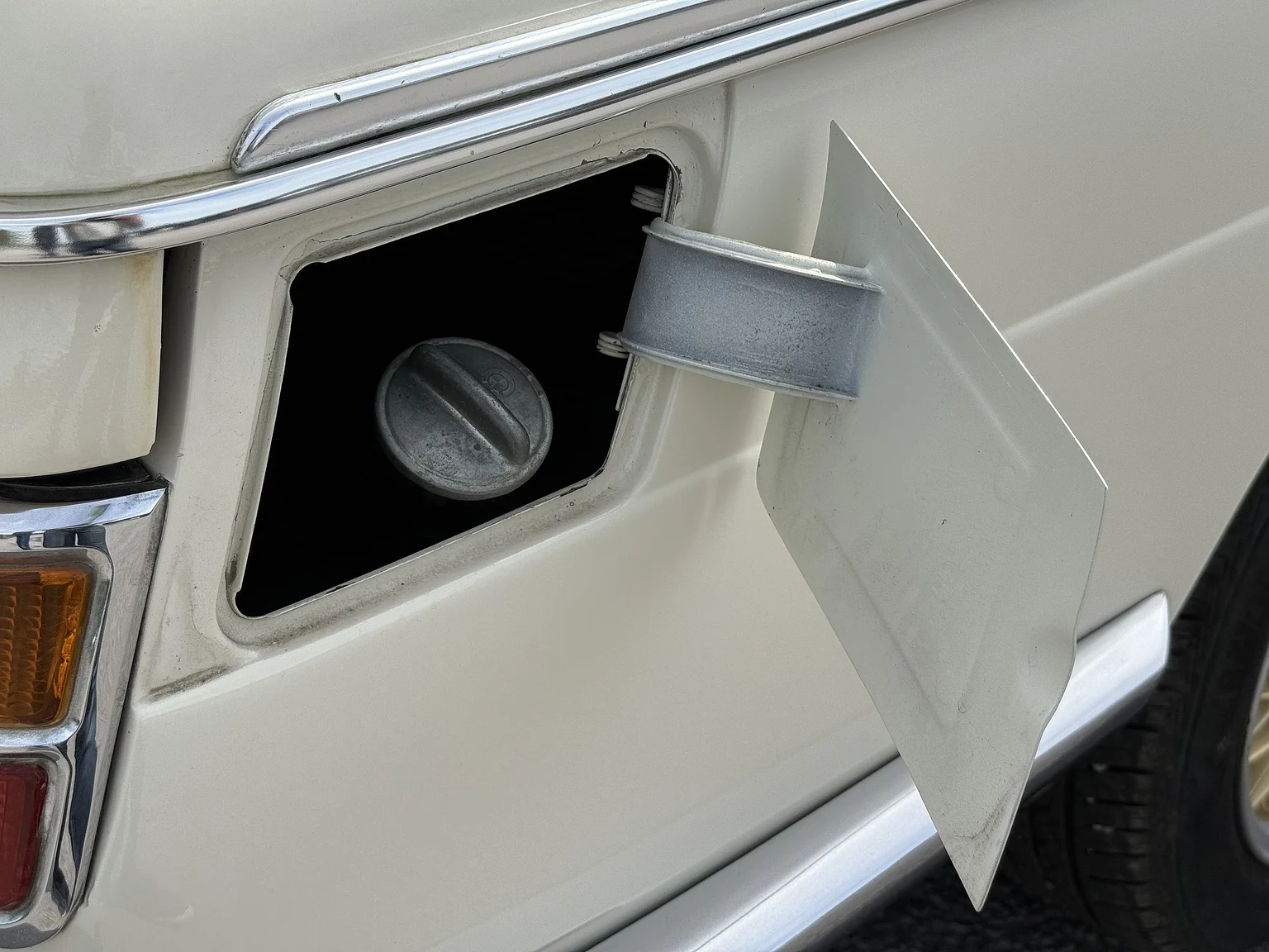 Aussenfoto 1970 BMW New Class 4-dörrars Sedan (70)