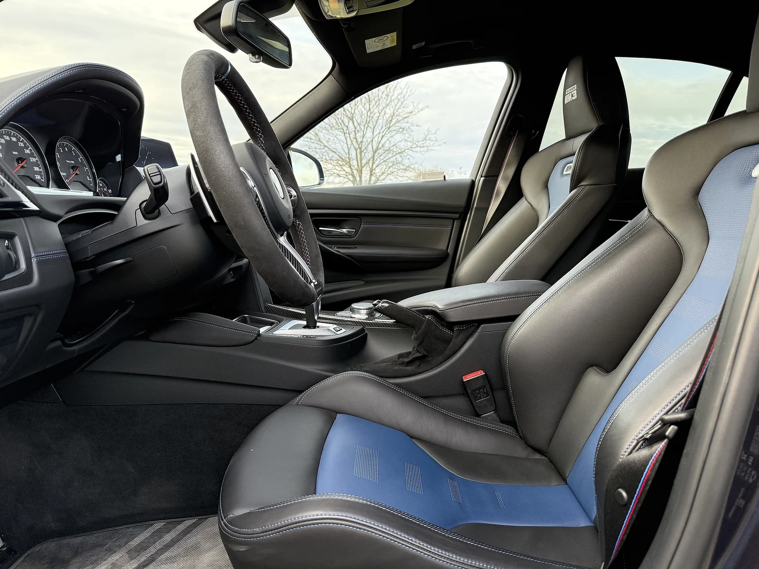 Interiörbild 2017 BMW M3 Competition 30 Jahre (20)