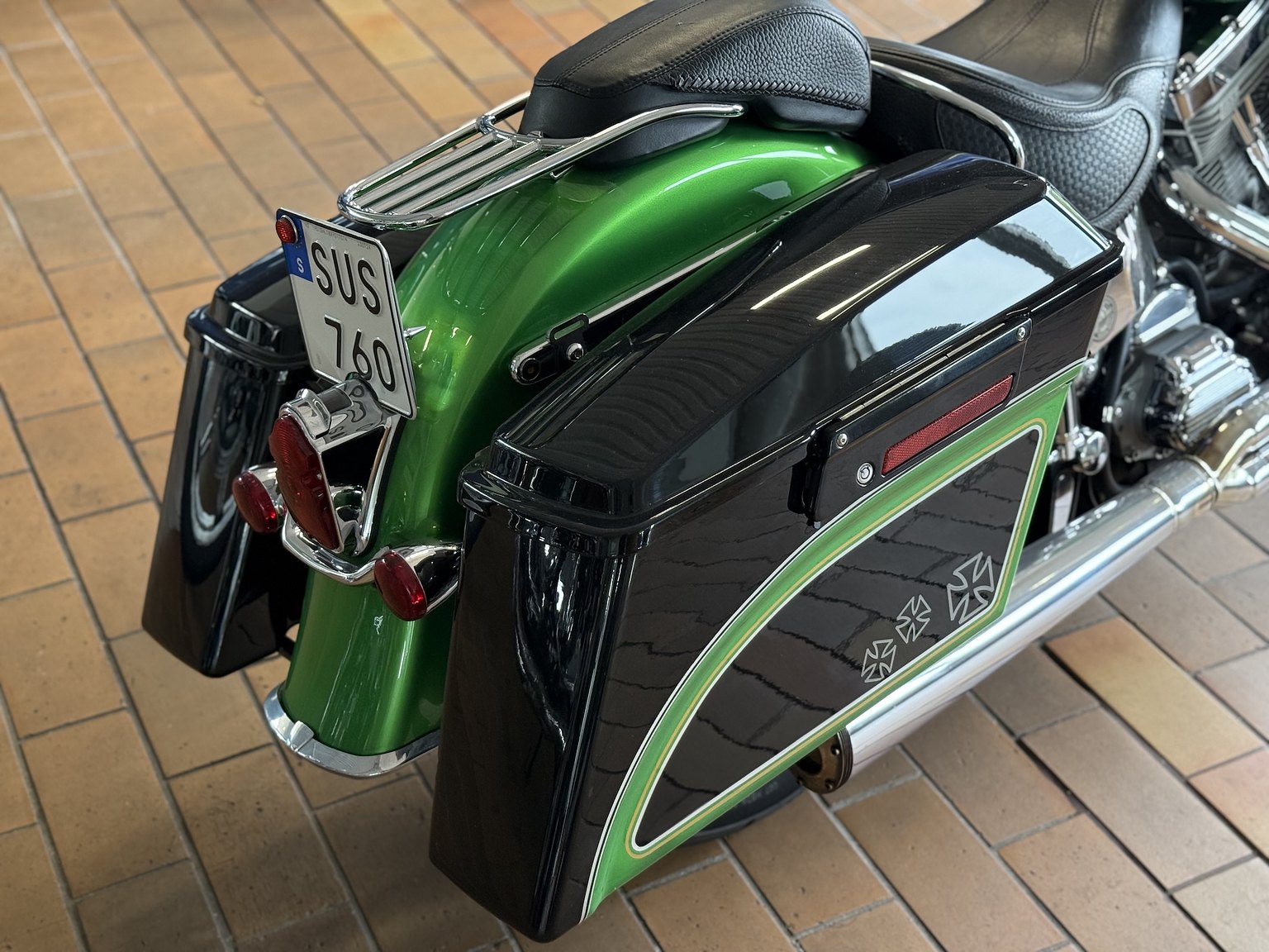 Exterior image of 1999 Harley-Davidson Custom