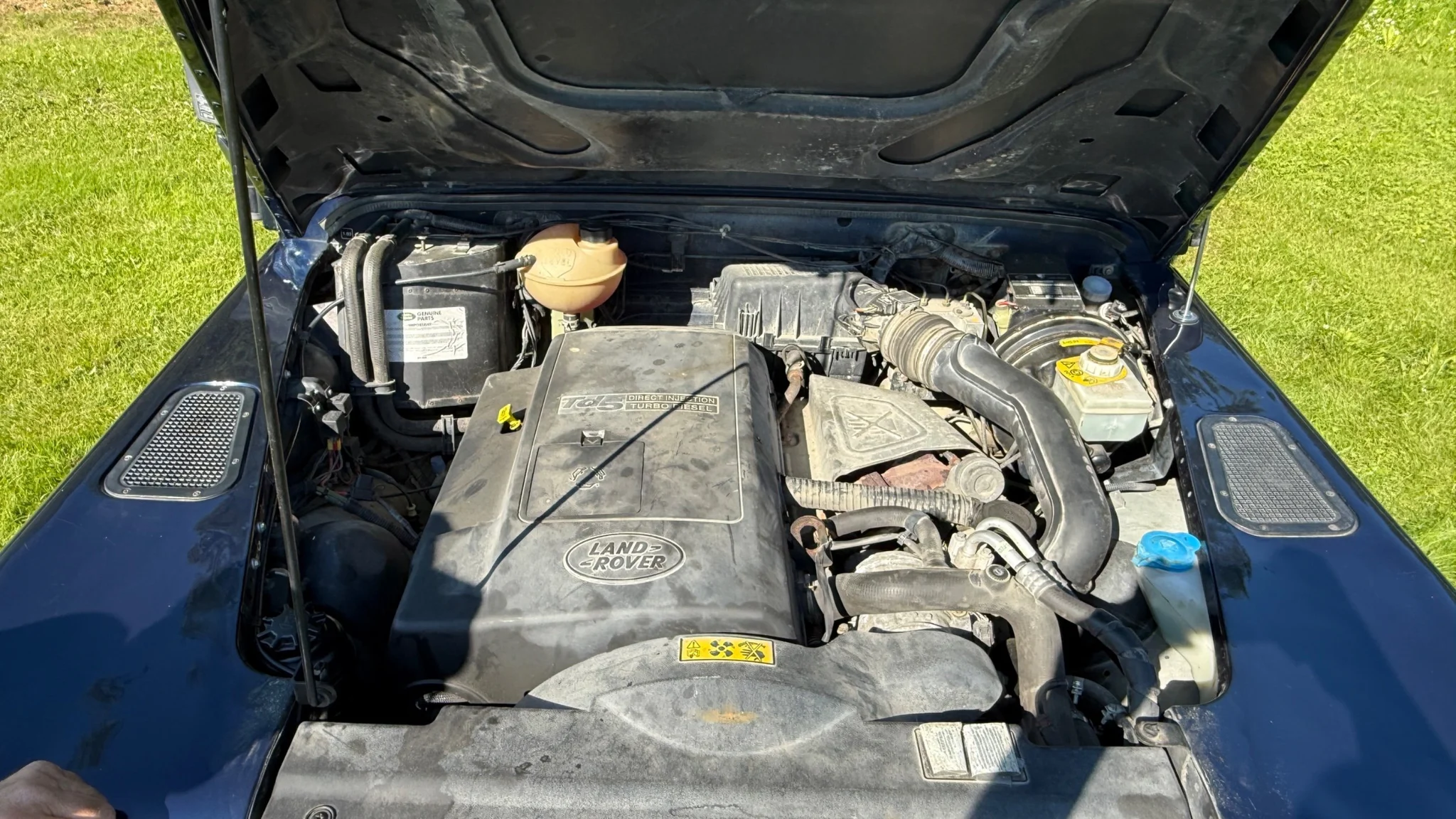 Image of 2002 Land Rover Defender 110 Kombi Td5 (1) mechanics
