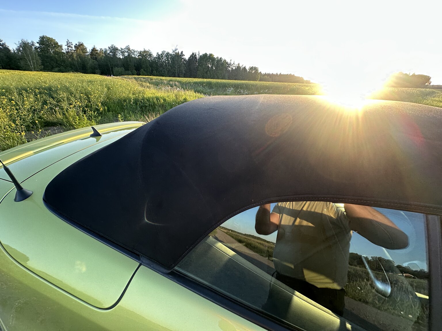 Exterior image of 2004 SAAB 9.3 Aero Convertible 2.0T