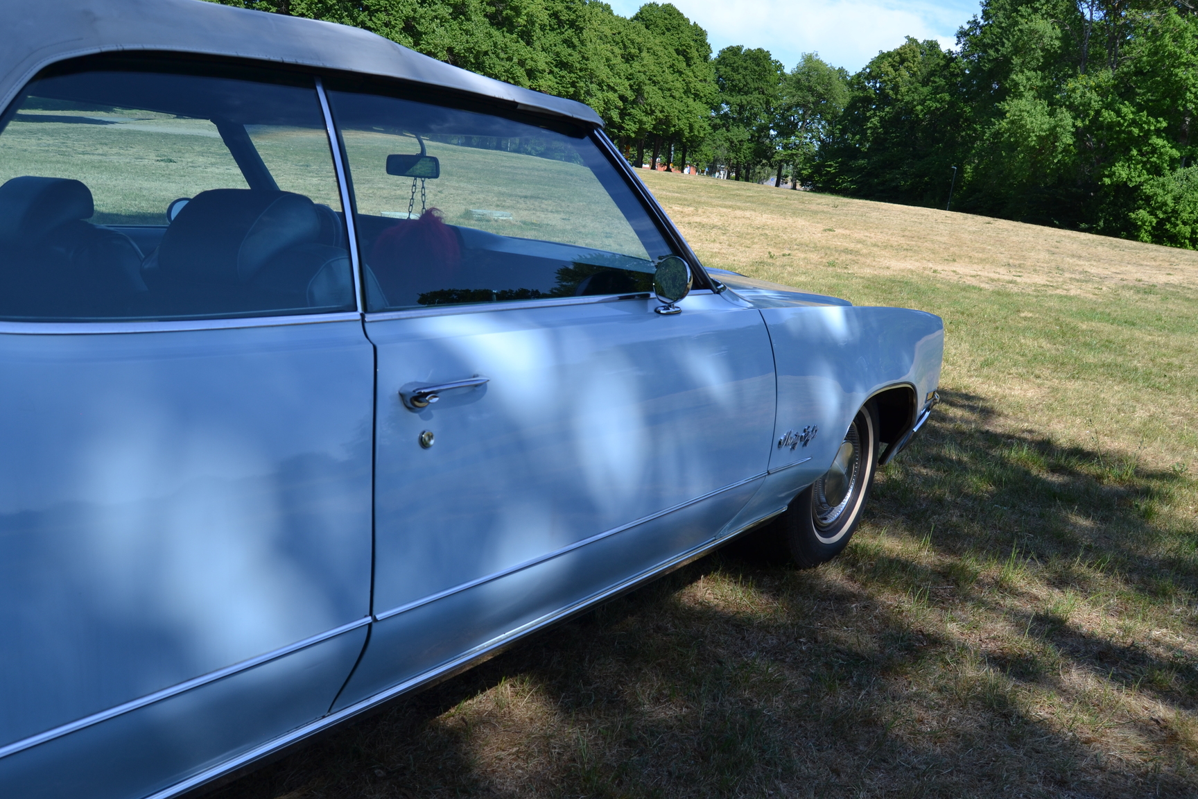 Exterior image of 1970 Oldsmobile Ninety eight Convertible (32)