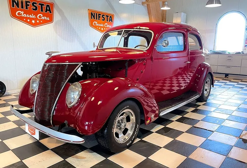 1937 Ford Tudor