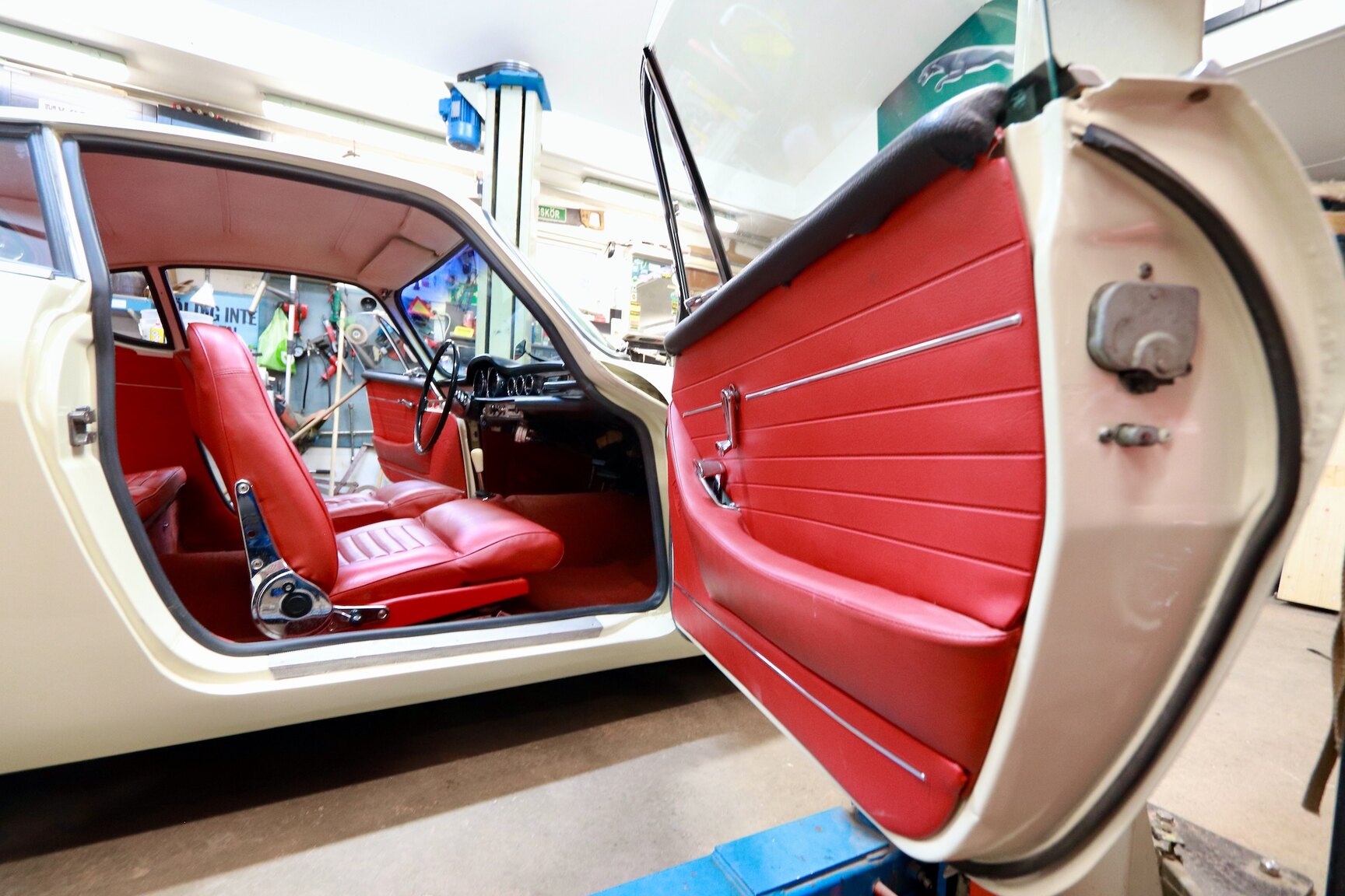 Interiörbild 1964 Volvo P 1800S (13)