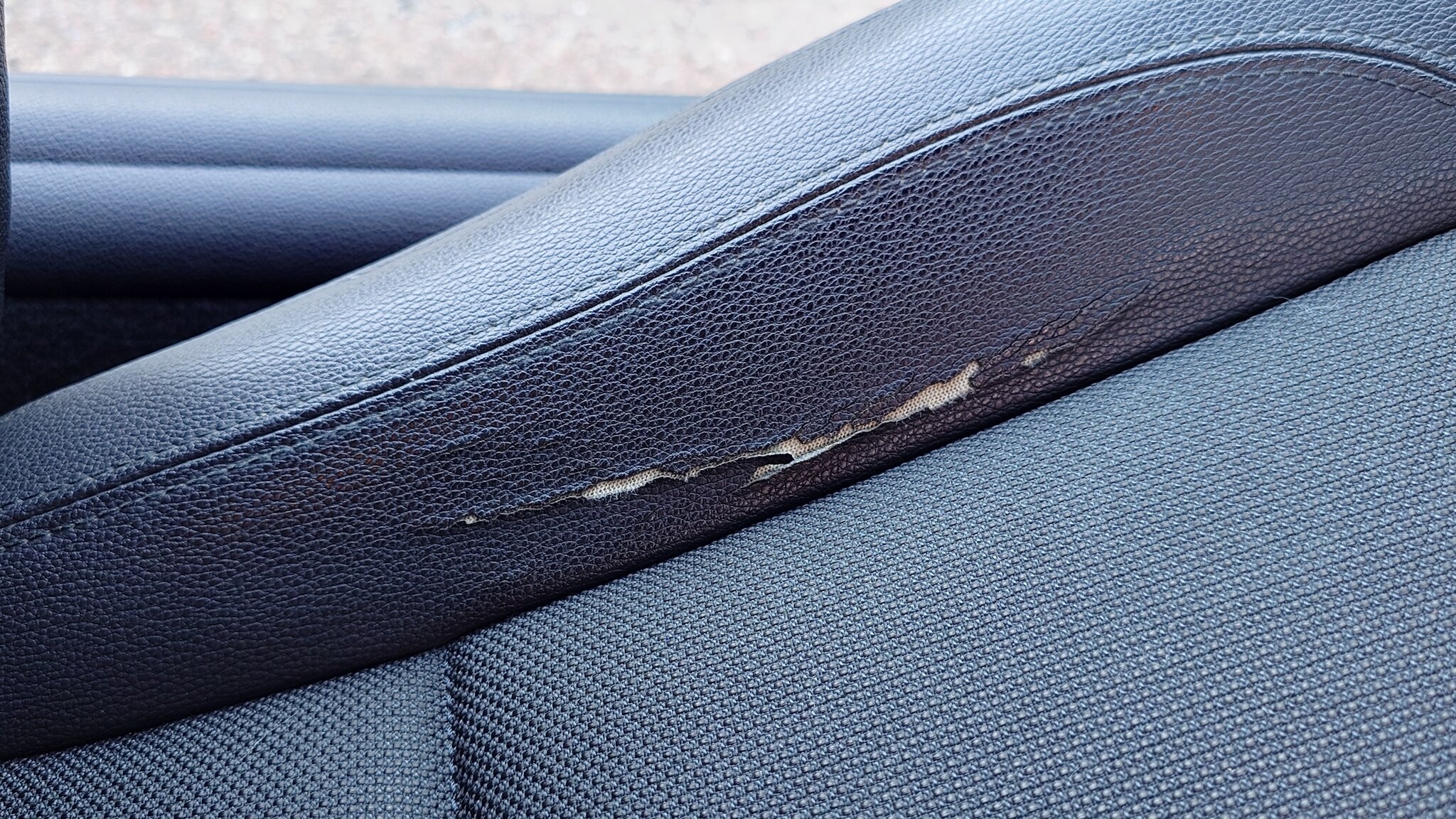 Interior image of 2011 BMW 135i Coupé 