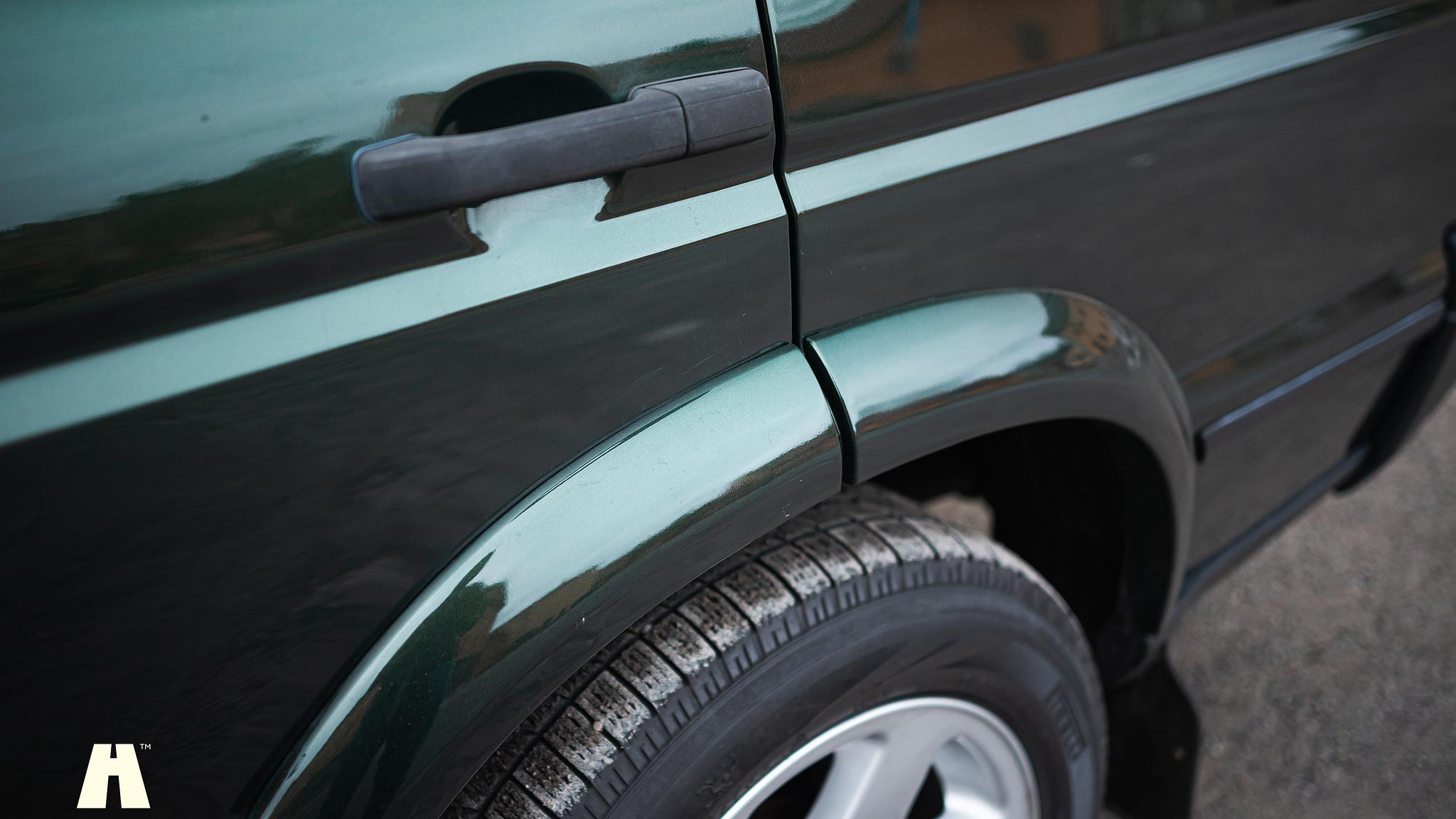 Exterior image of 2003 Land Rover Discovery II, 2003