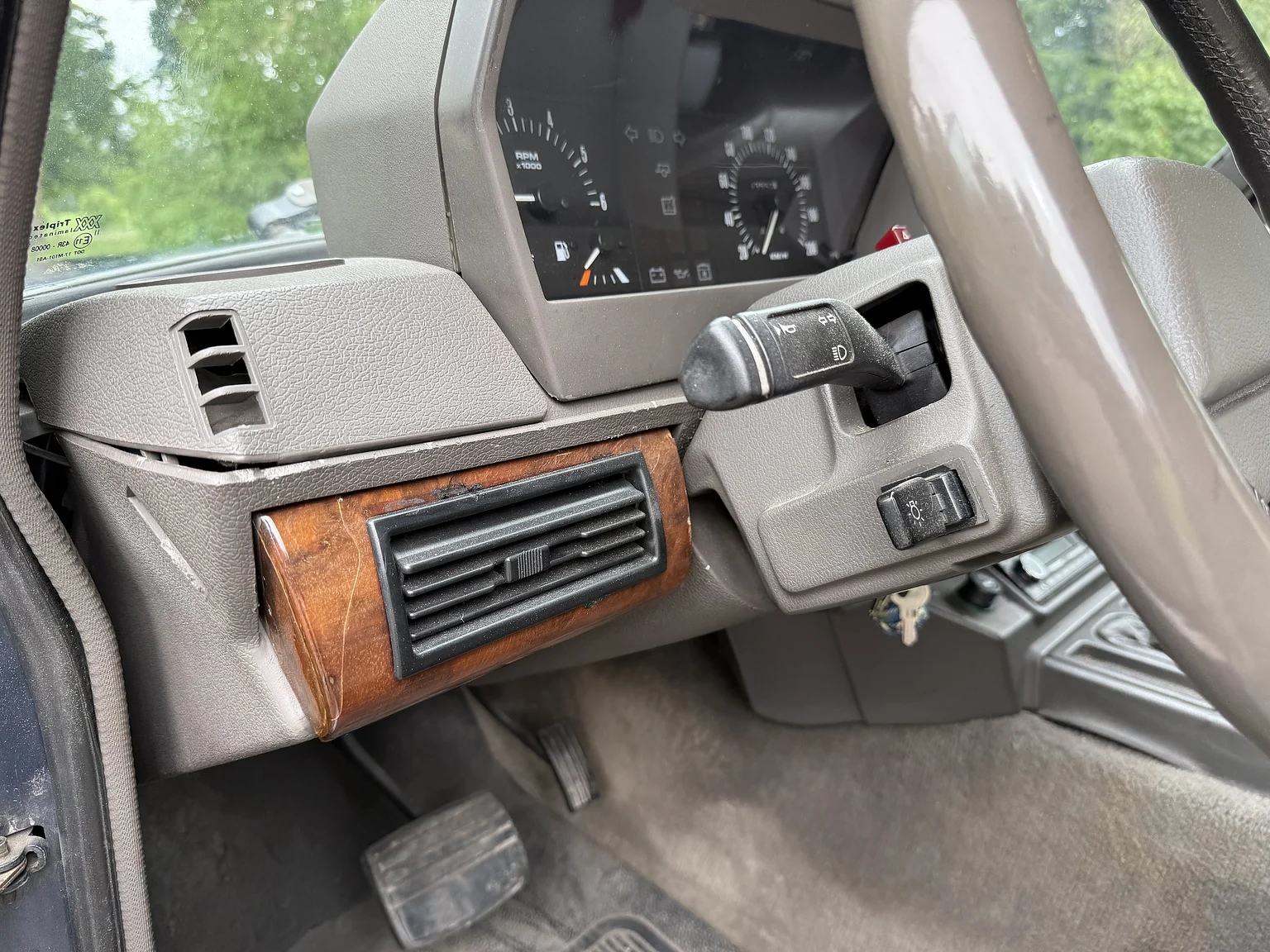 Interior image of 1990 Range Rover Vogue SE 3.9 (12)
