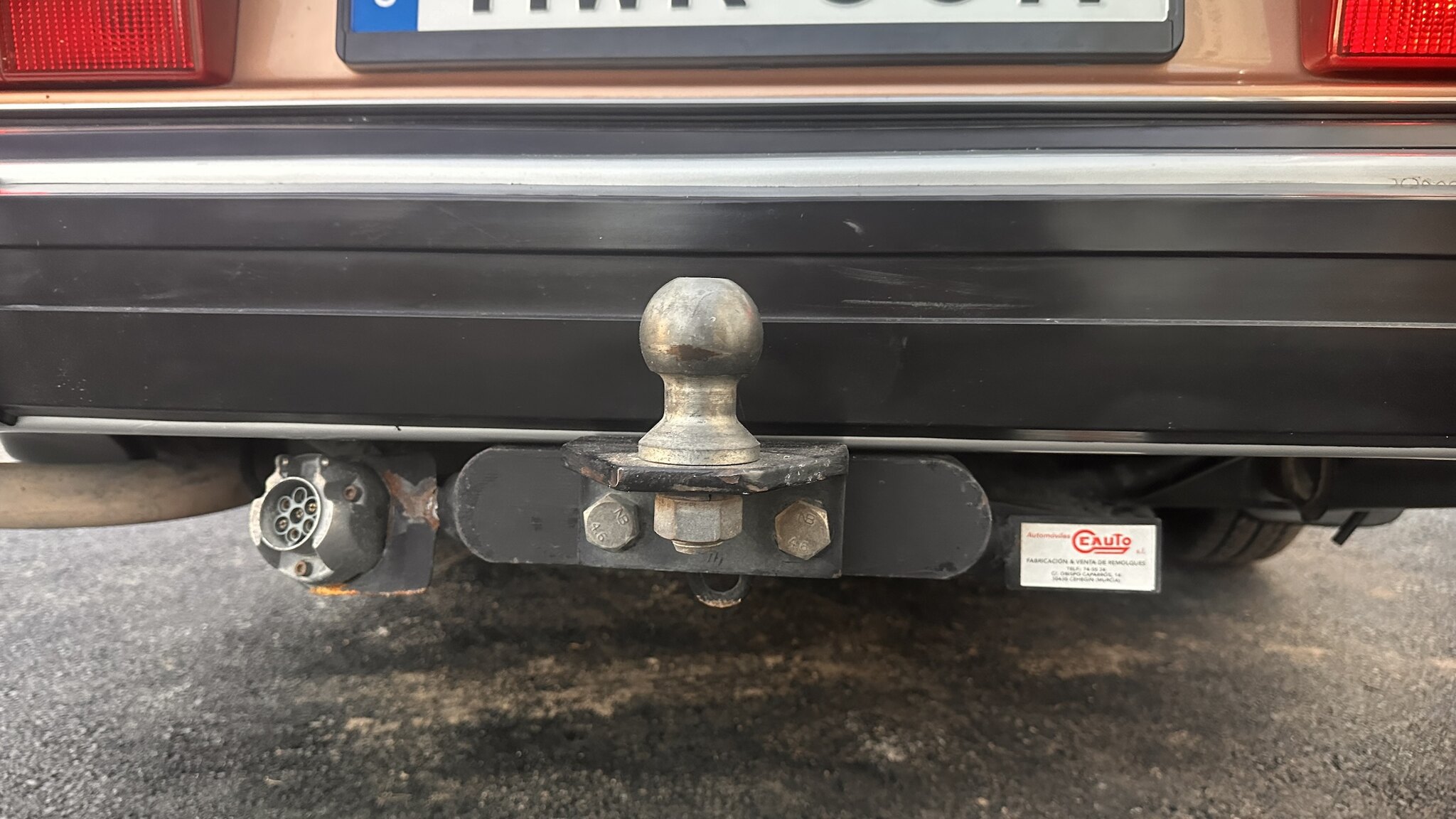 Exteriörbild på 1981 Volvo 244 GLE D6