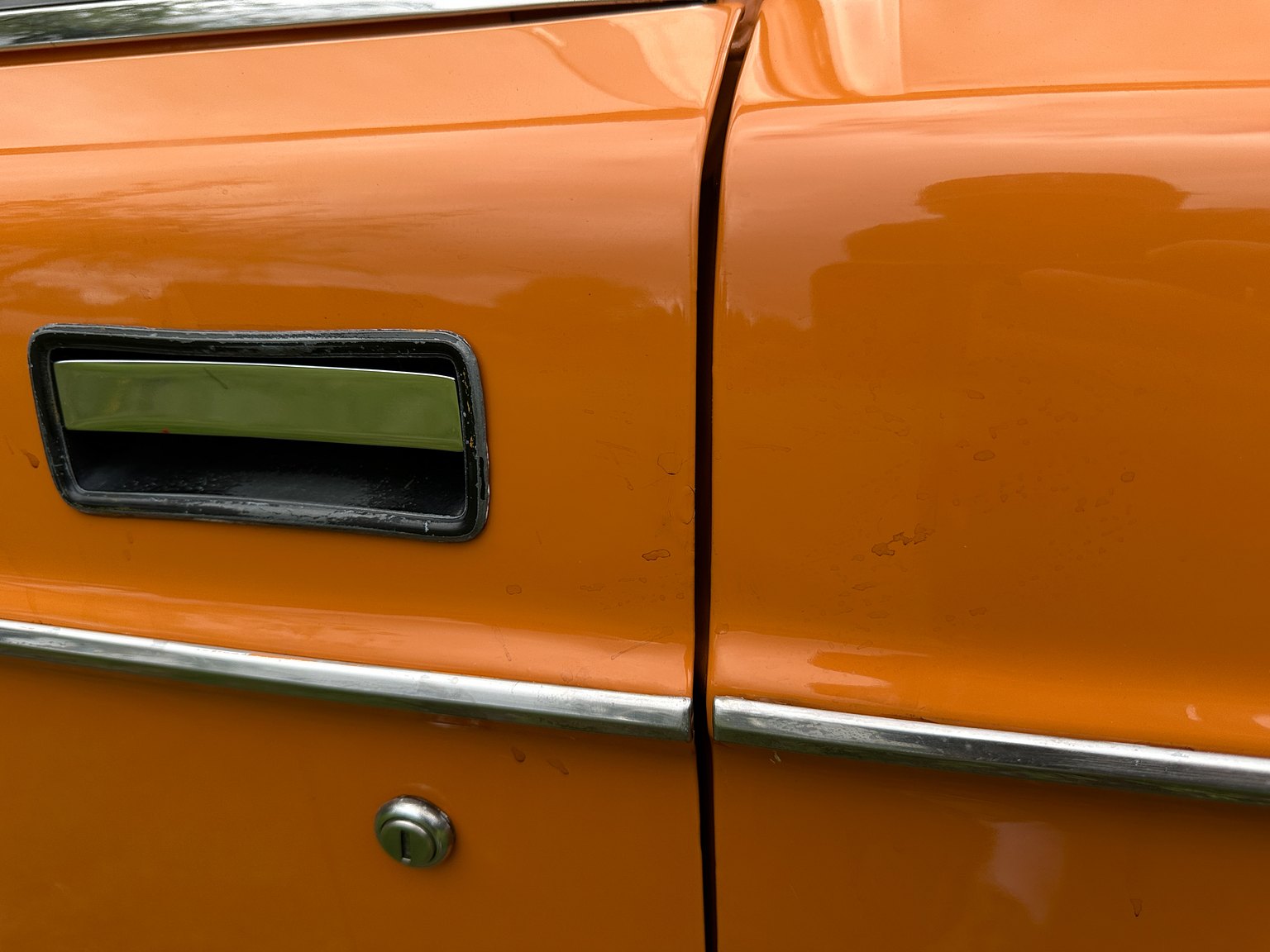 Exteriörbild på 1974 Volvo 142 2.0