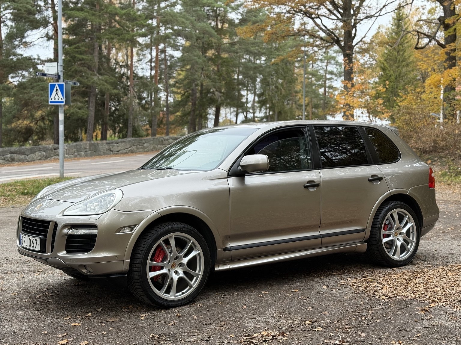 Exteriörbild på 2008 Porsche Cayenne GTS 6-växlad Manuell