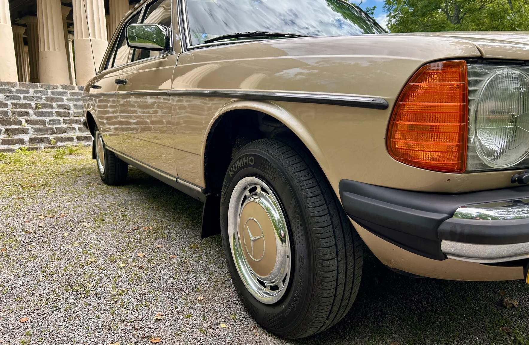 Aussenfoto 1976 Mercedes-Benz 300 D (14)