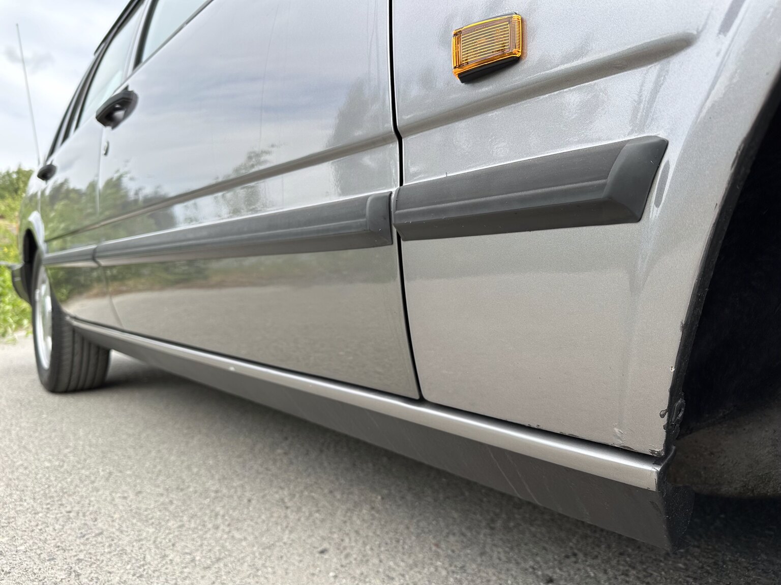 Exterior image of 1988 Volvo 740 Turbo