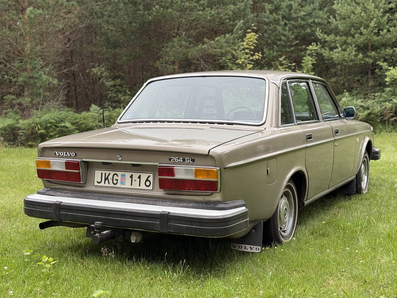 Exterior image of 1976 Volvo 264 V6 GL Automatisk