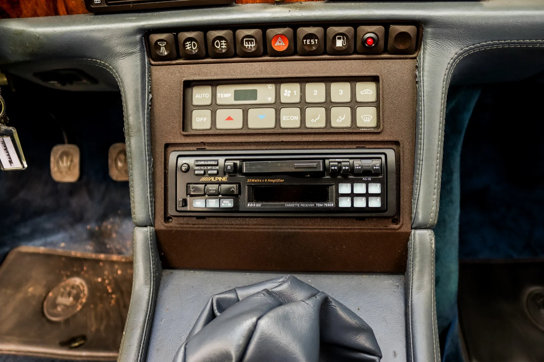 Interior image of 1987 Maserati Biturbo i (28)