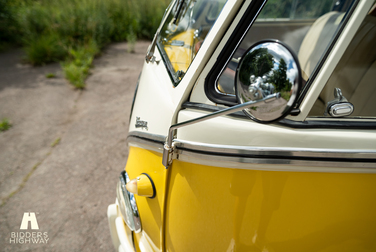 Exteriörbild på 1974 Volkswagen T1 Split Window  