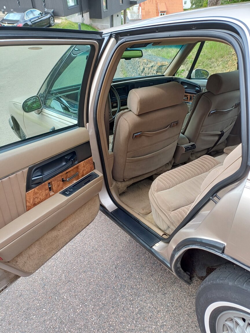 Interior image of 1992 Buick Park Avenue