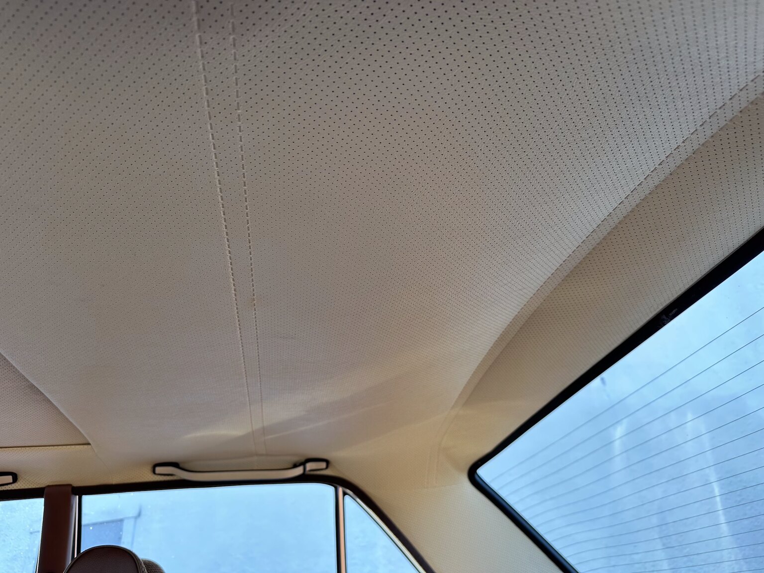 Interiörbild 1975 Mercedes Benz 200