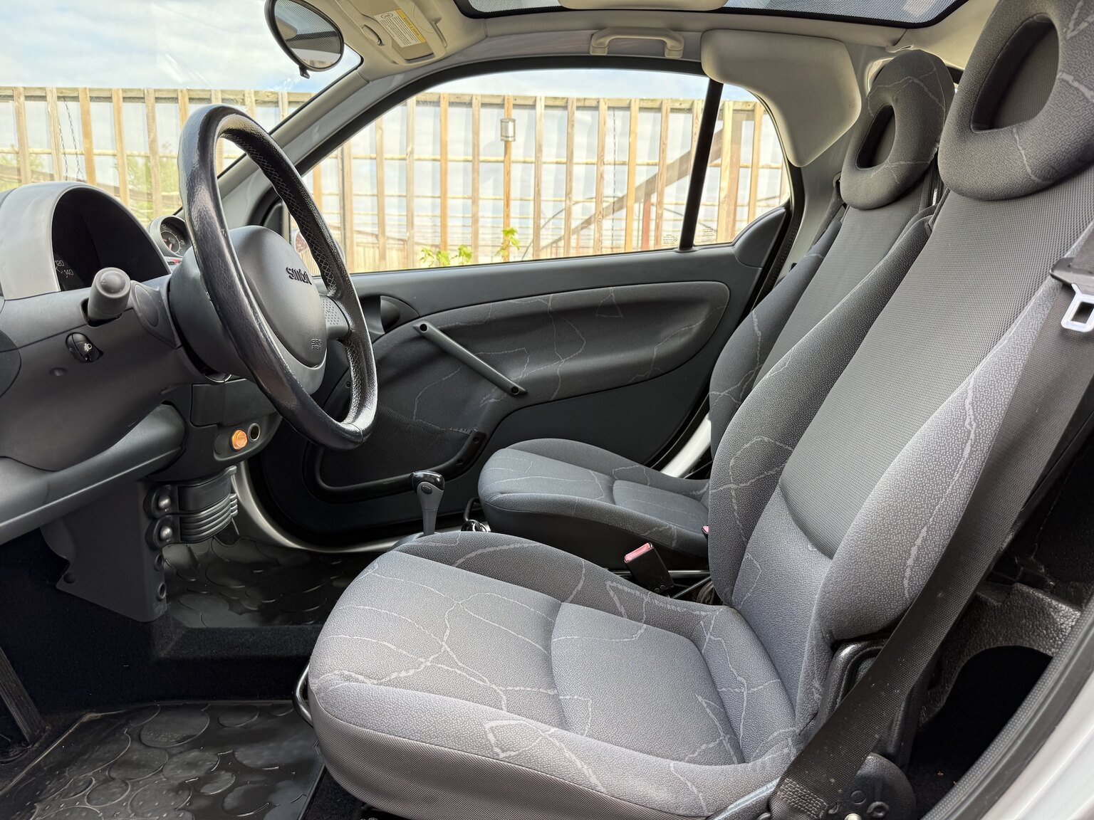 Interior image of 2005 Smart Fortwo 0.7