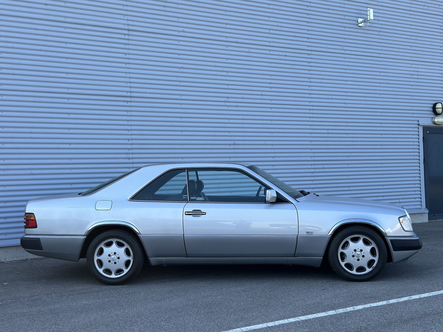 Exterior image of 1992 Mercedes-Benz 300 CE-24