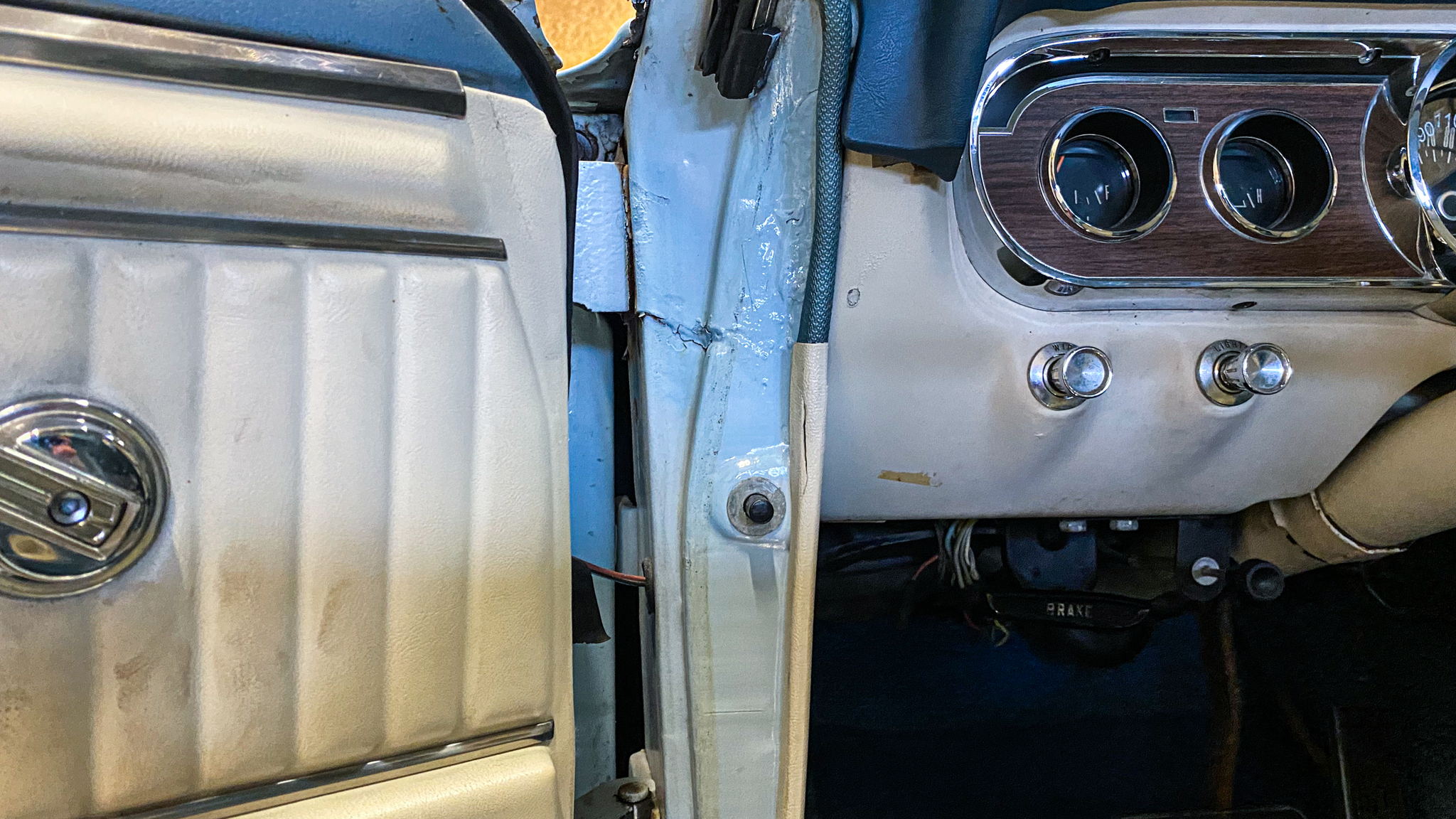 Interior image of 1966 Ford Mustang 289 Hardtop (4)