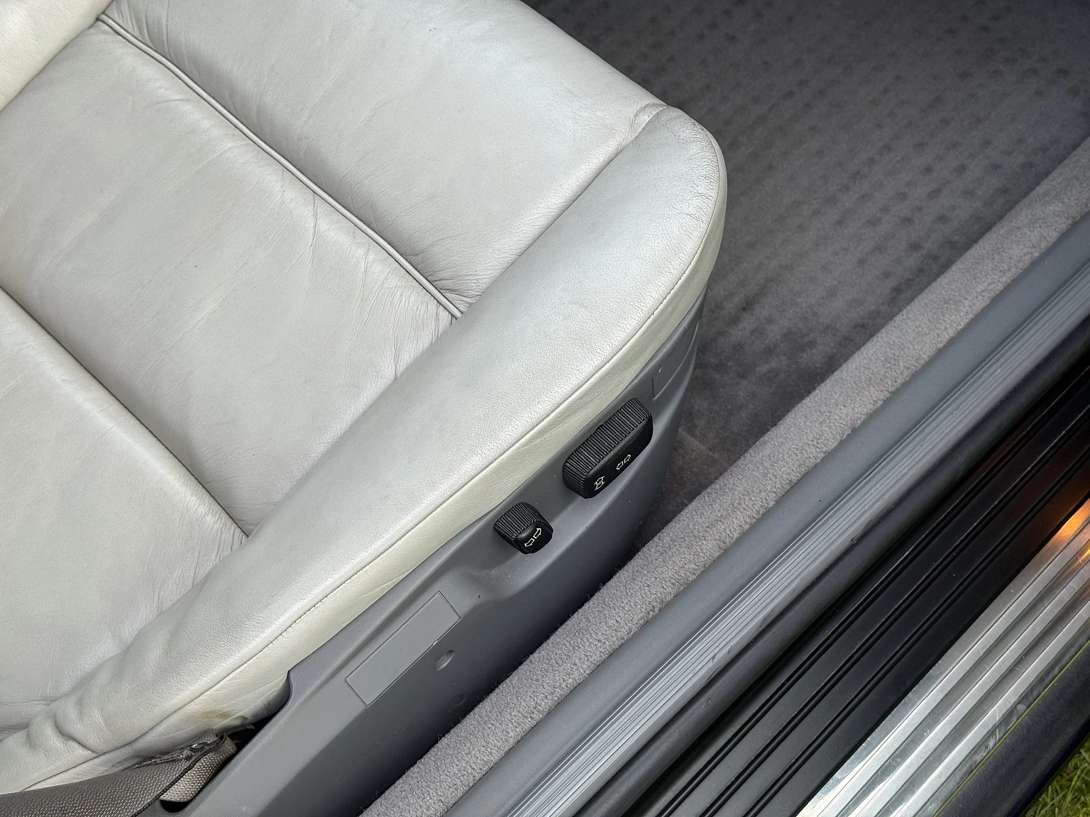Innenraumfoto von 1994 BMW 840Ci (43)